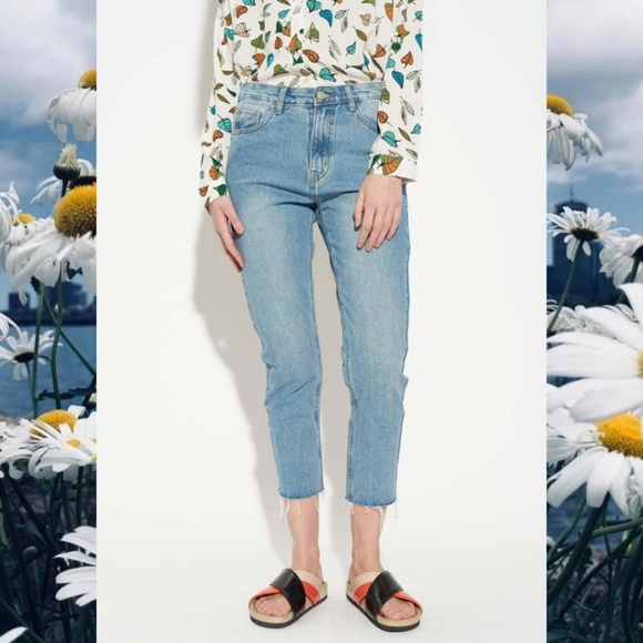Momokrom Denim - Nasty Gal Light Blue Cropped Raw Hem Mom Jeans Momokrom Denim - Nasty Gal Light Blue Cropped Raw Hem Mom Jeans